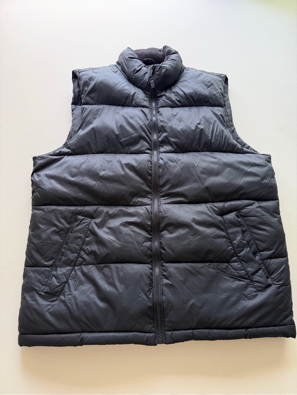 Old Navy Men's Black Quilted Puffer Vest